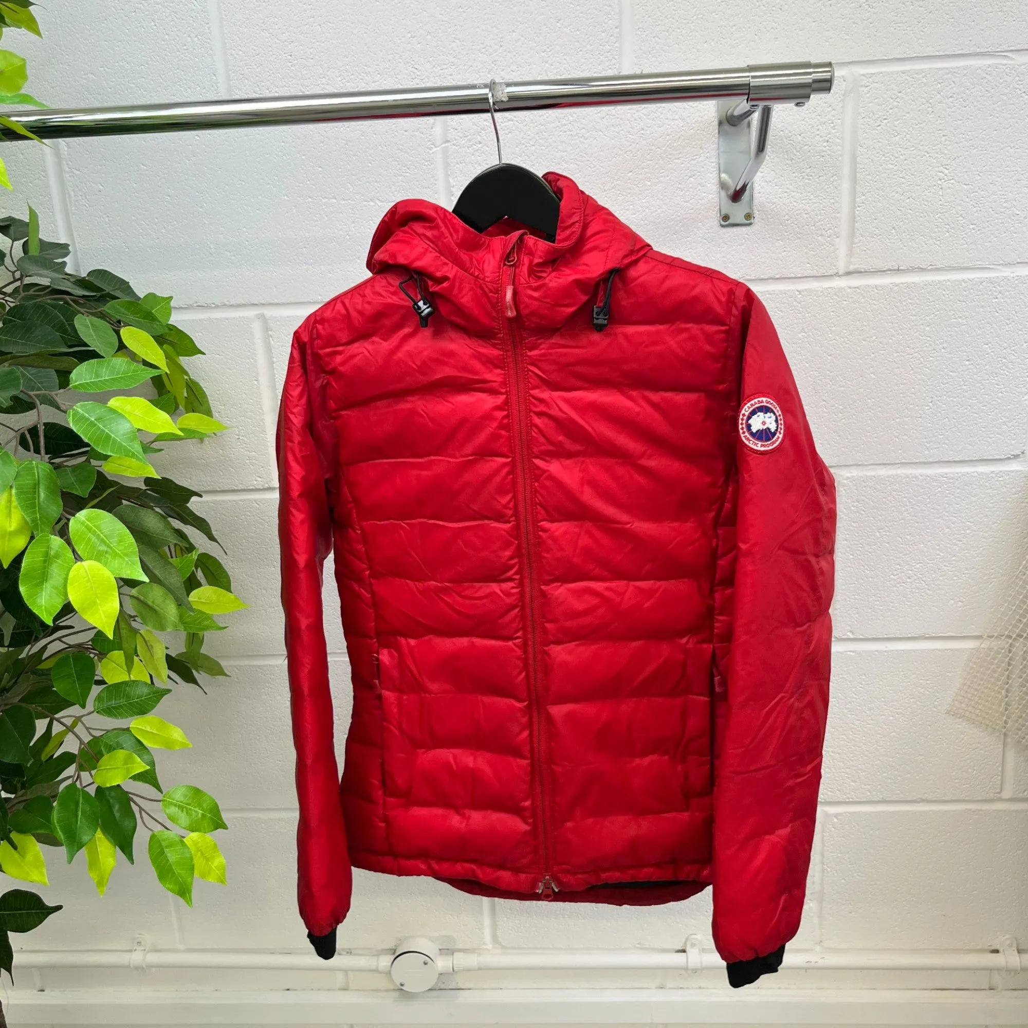 Women's Camp Hoody Down Jacket Red Size S